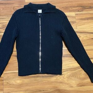 Nancy Knits Elegant Black Ribbed Cardigan with Zipper
